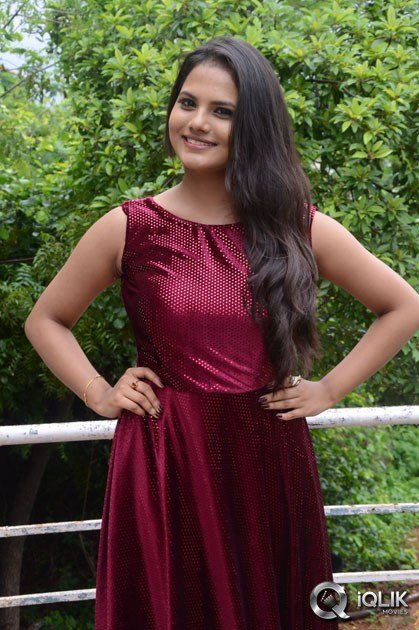 Priyanka-At-Lovers-Park-Movie-Opening